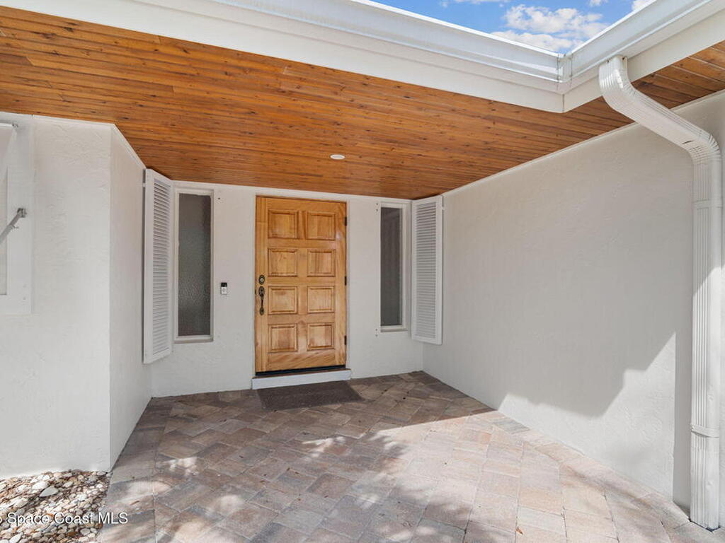 318 Banyan Way, Melbourne Beach, FL 32951