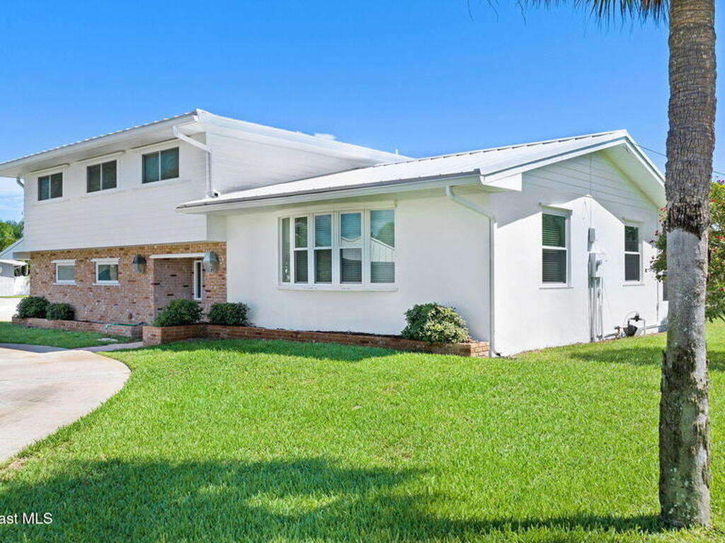 100 Cat Cay Lane, Indian Harbour Beach, FL 32937