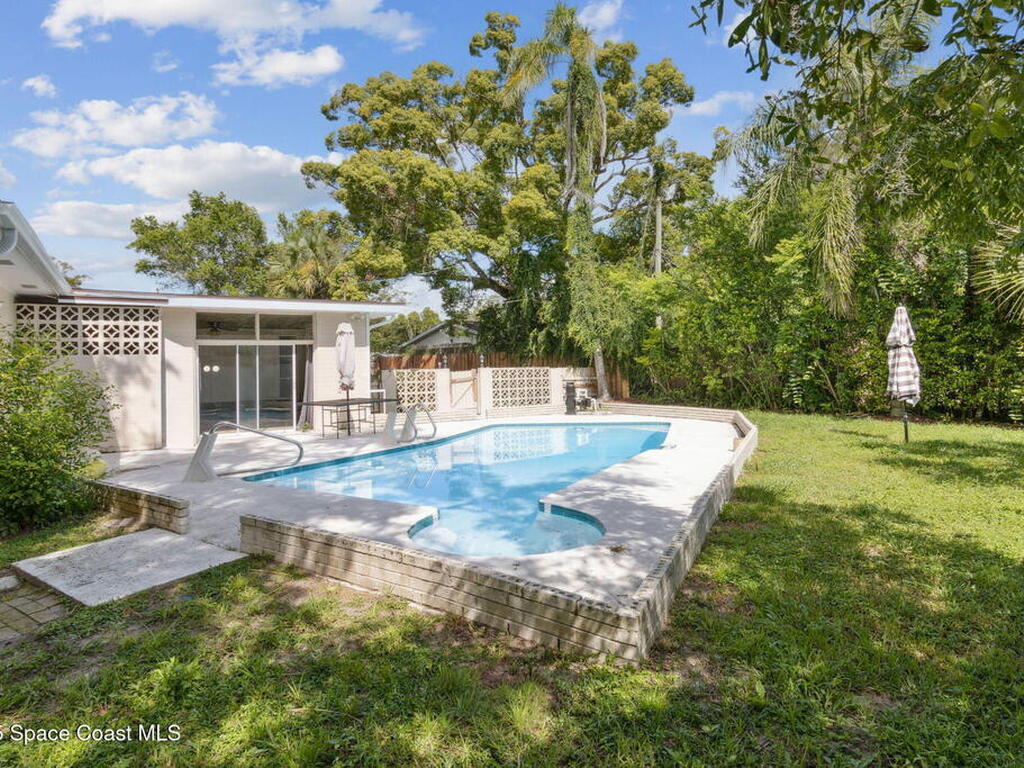 2541 Parkway Drive, DeLand, FL 32720