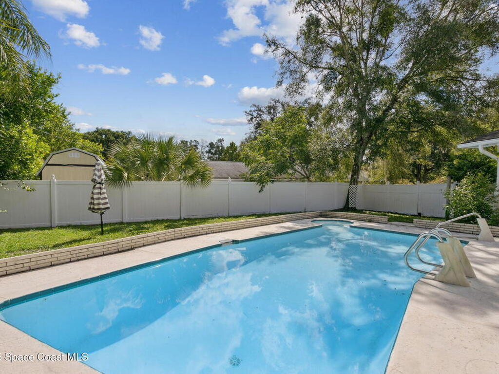 2541 Parkway Drive, DeLand, FL 32720