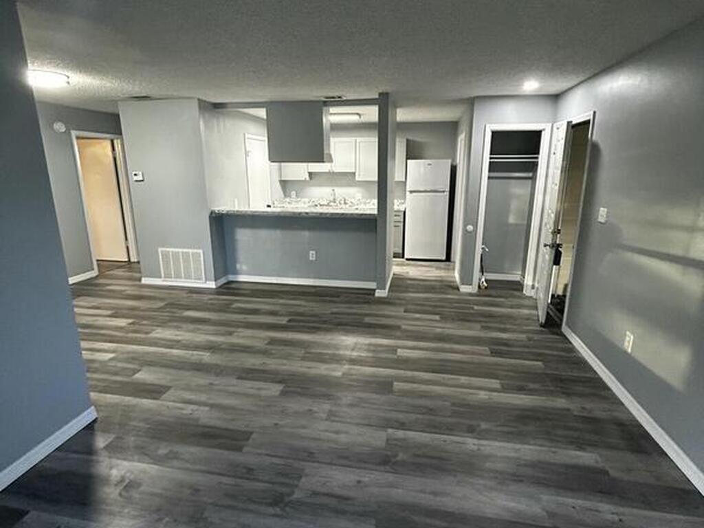 225 S Tropical Trail, Merritt Island, FL 32952