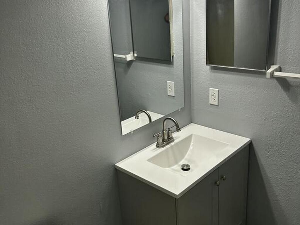 225 S Tropical Trail, Merritt Island, FL 32952