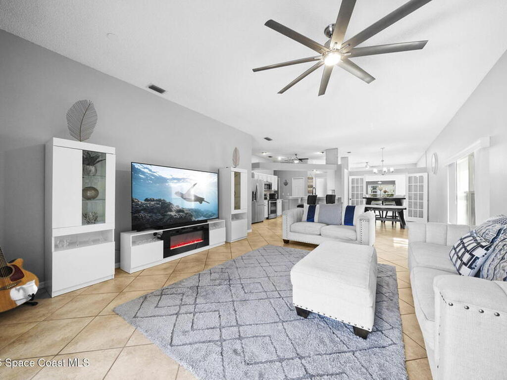 867 Villa Drive, Melbourne, FL 32940