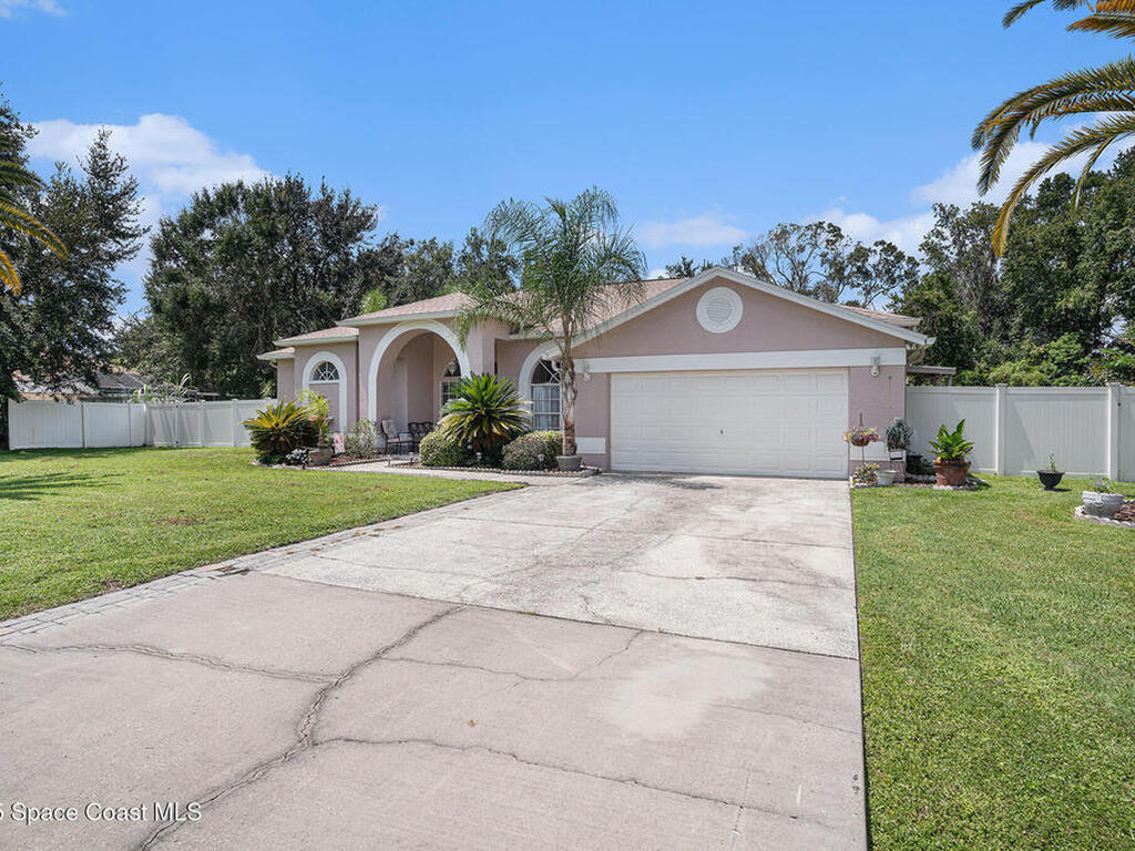 3817 Redwood Drive, Land O'Lakes, FL 34637