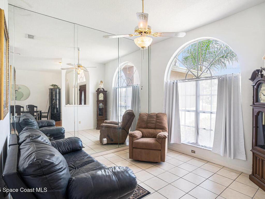 3817 Redwood Drive, Land O'Lakes, FL 34637