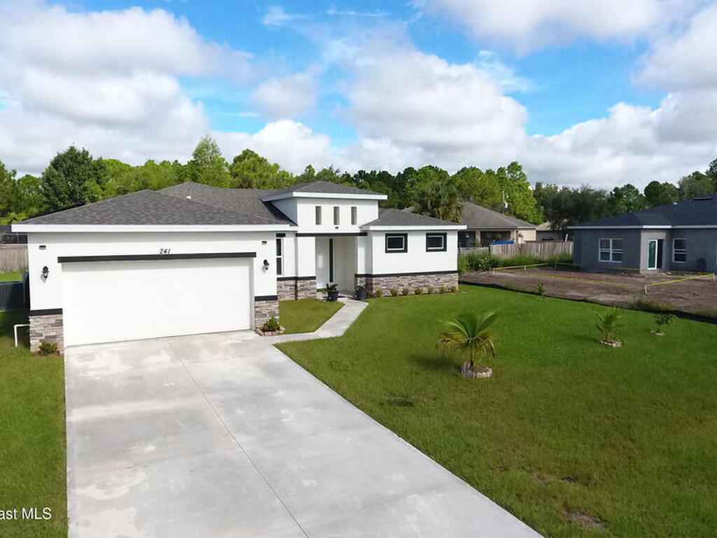 241 Saint Andre Boulevard, Palm Bay, FL 32908