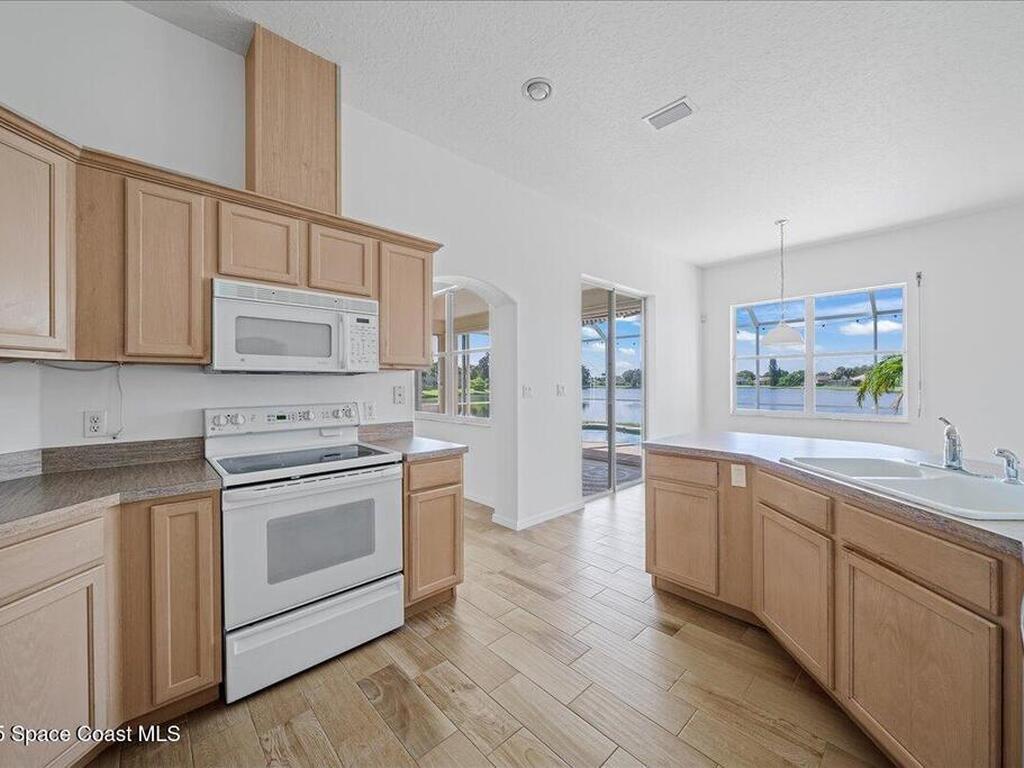 5790 Sheffield Place, Melbourne, FL 32940
