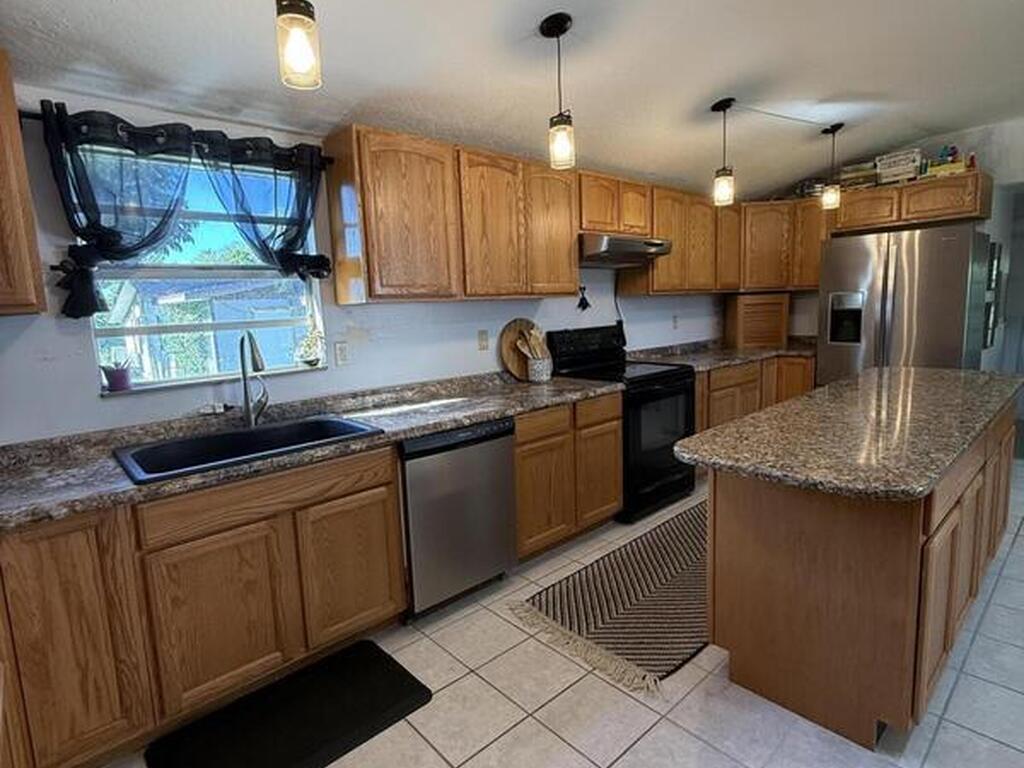 1685 Savana Drive, Merritt Island, FL 32952