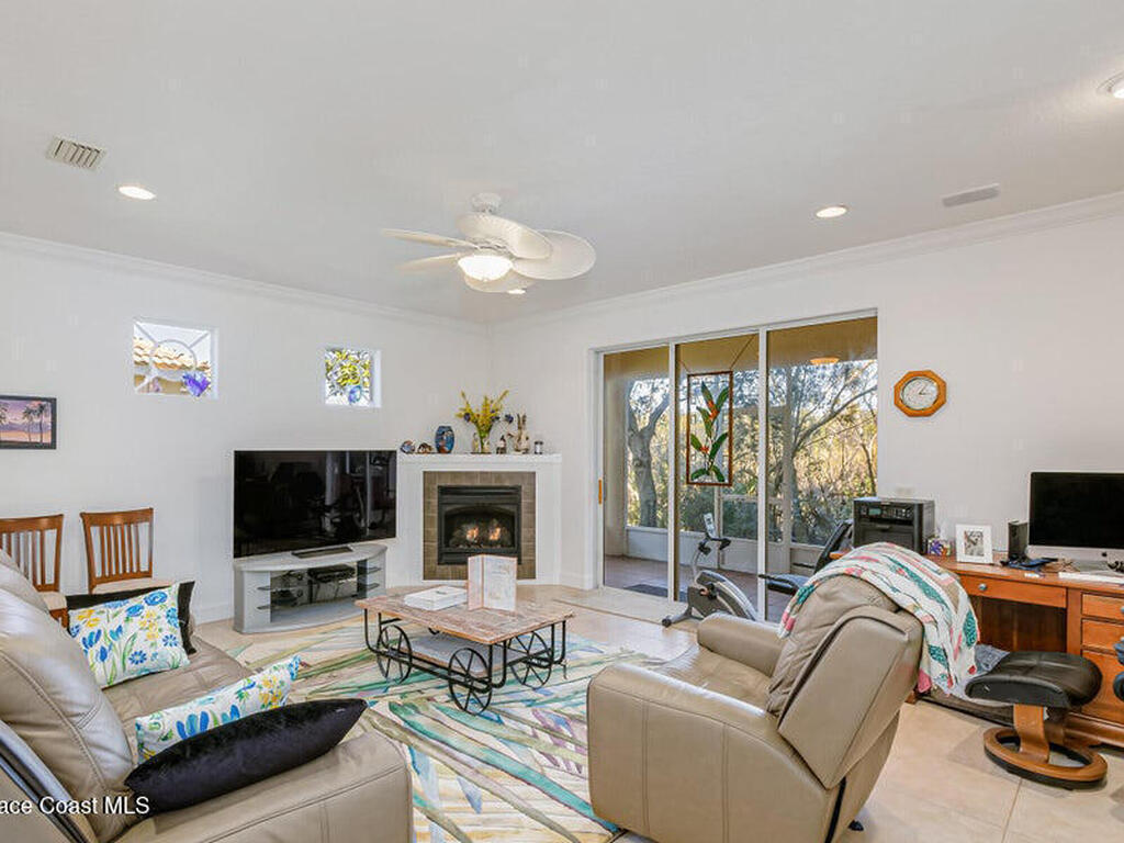 881 Glen Abbey Way, Melbourne, FL 32940