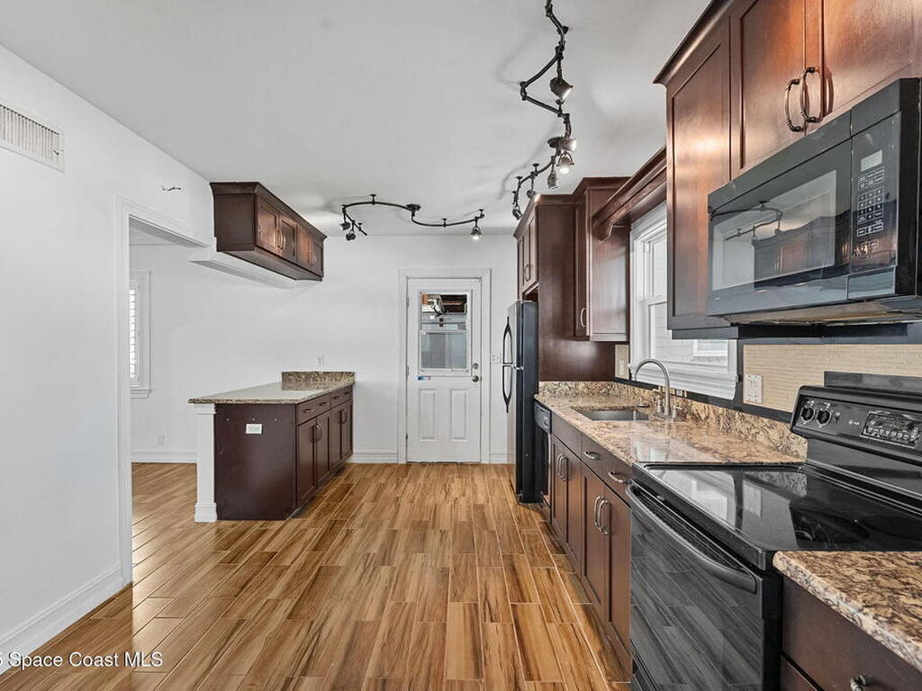 2203 S Peninsula Drive, Daytona Beach, FL 32118