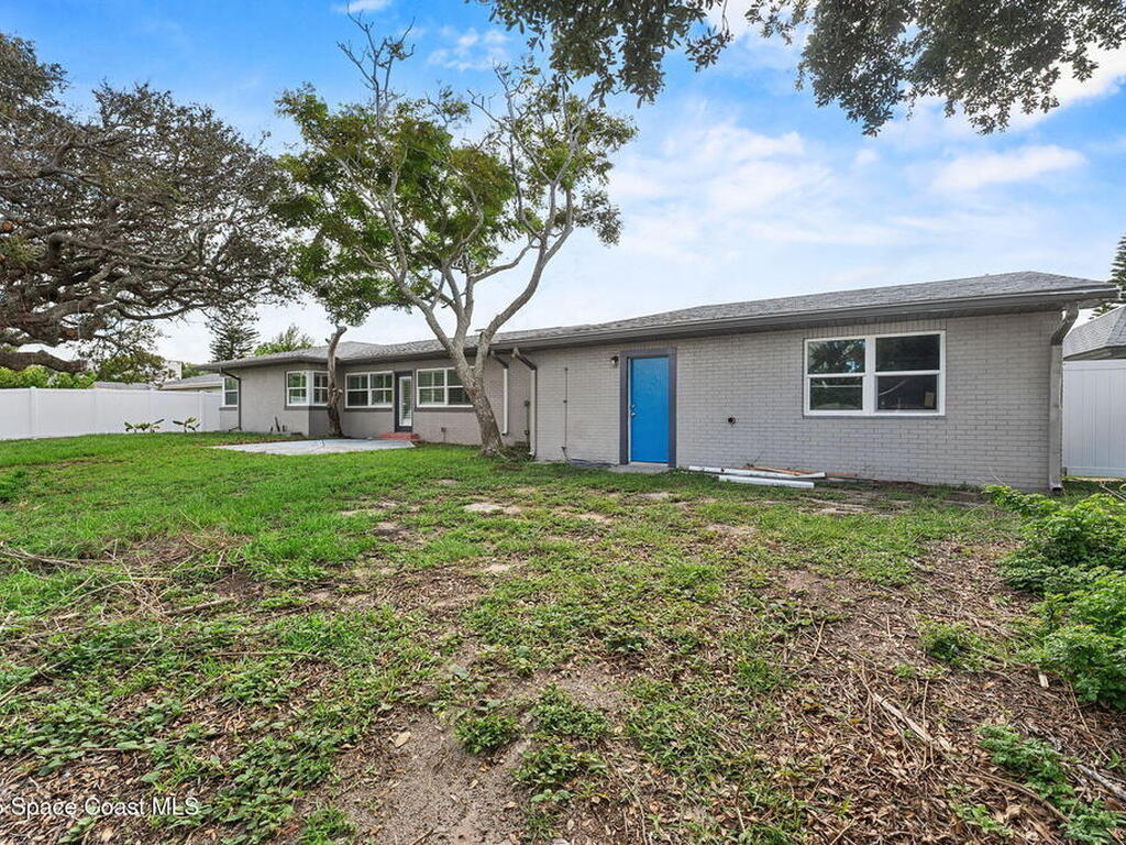 2203 S Peninsula Drive, Daytona Beach, FL 32118