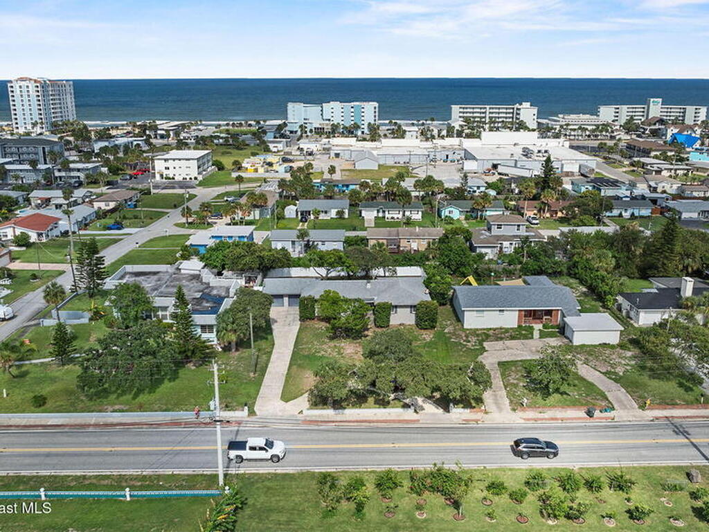 2203 S Peninsula Drive, Daytona Beach, FL 32118