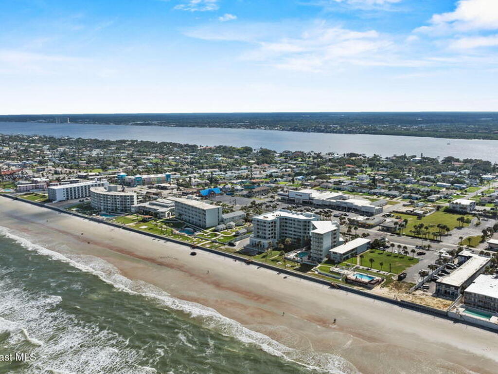 2203 S Peninsula Drive, Daytona Beach, FL 32118