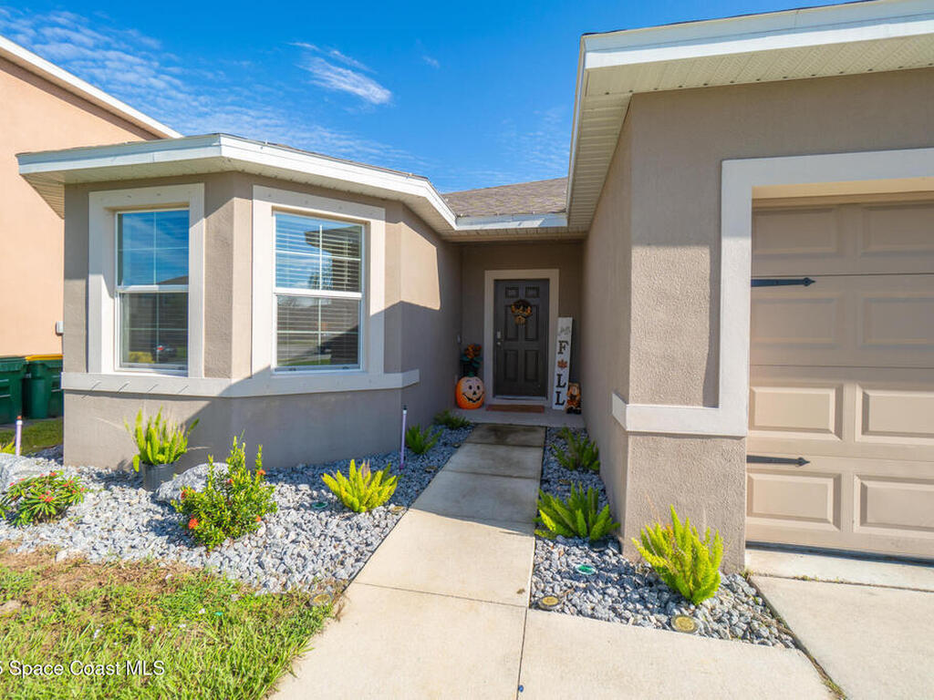 3259 Burrowing Owl Drive, Mims, FL 32754