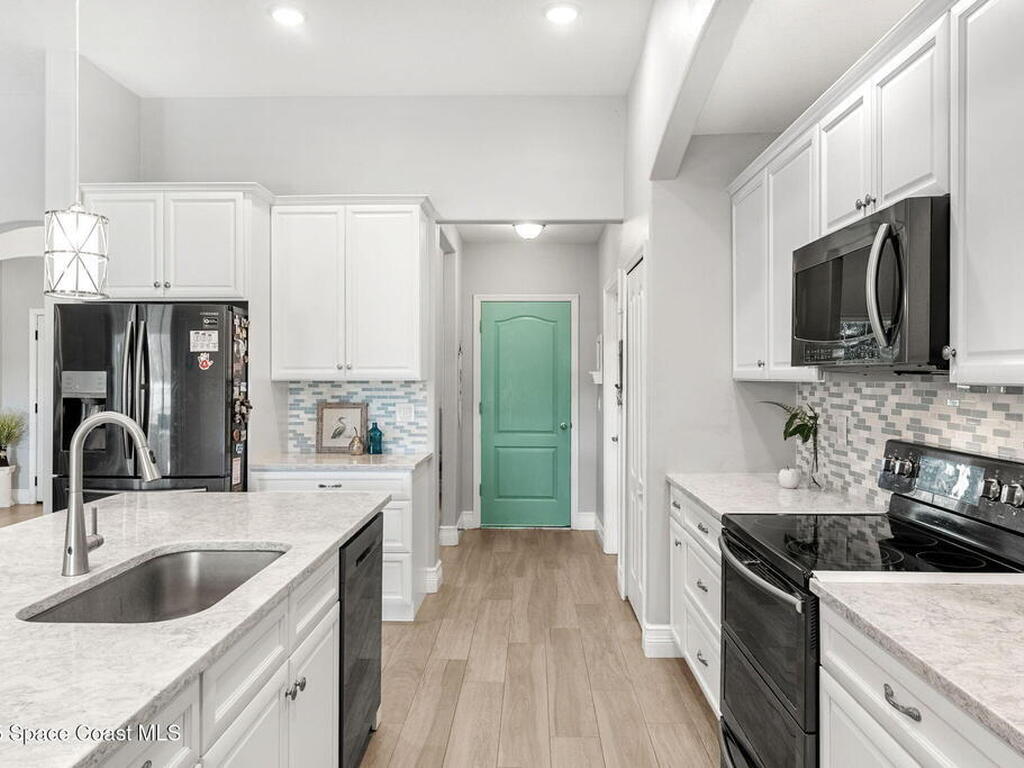 4009 Gardenwood Circle, Grant, FL 32949