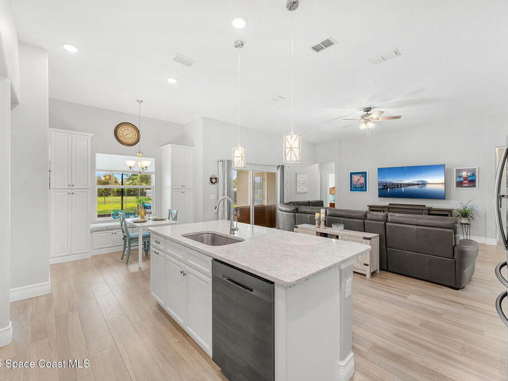 4009 Gardenwood Circle, Grant, FL 32949