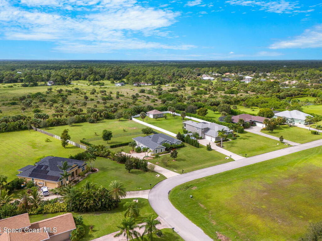 4009 Gardenwood Circle, Grant, FL 32949