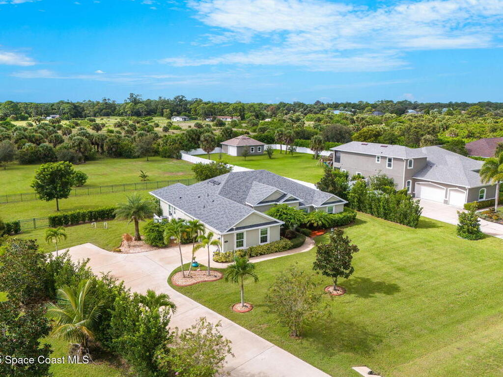 4009 Gardenwood Circle, Grant, FL 32949