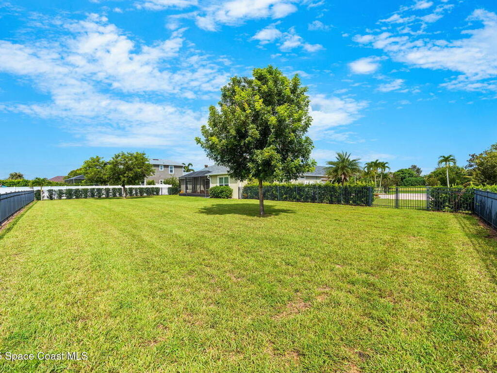 4009 Gardenwood Circle, Grant, FL 32949