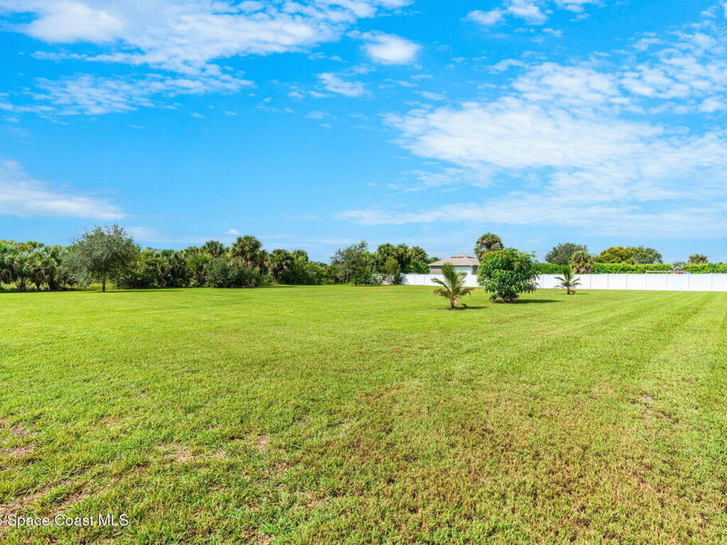 4009 Gardenwood Circle, Grant, FL 32949