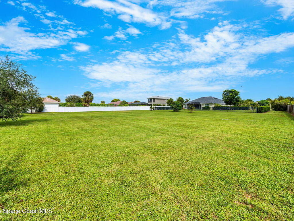 4009 Gardenwood Circle, Grant, FL 32949