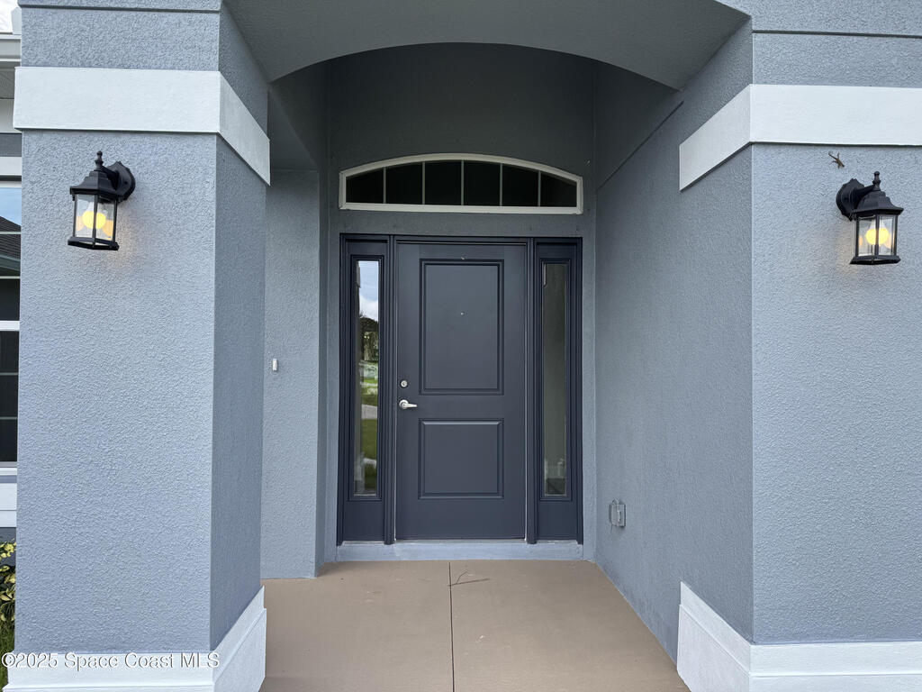 832 Majestic Avenue, Sebastian, FL 32958