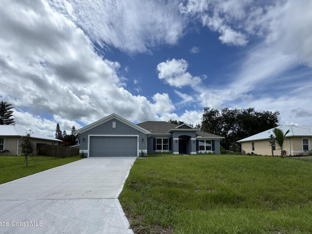 832 Majestic Avenue, Sebastian, FL 32958