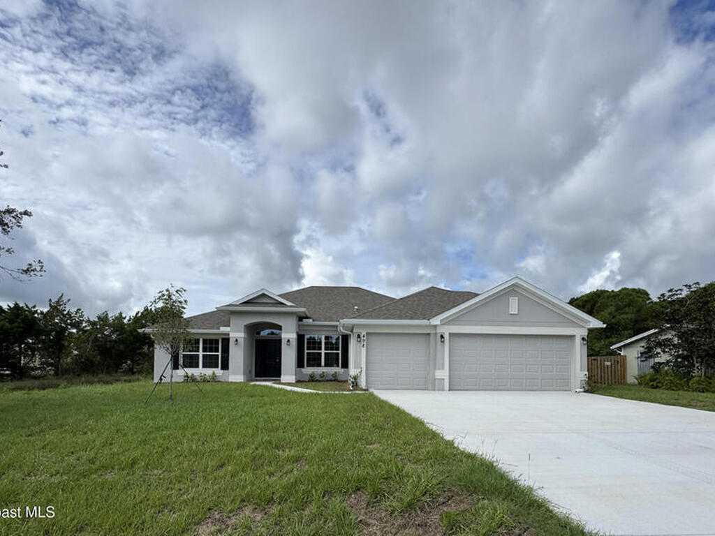 498 Easy Street, Sebastian, FL 32958