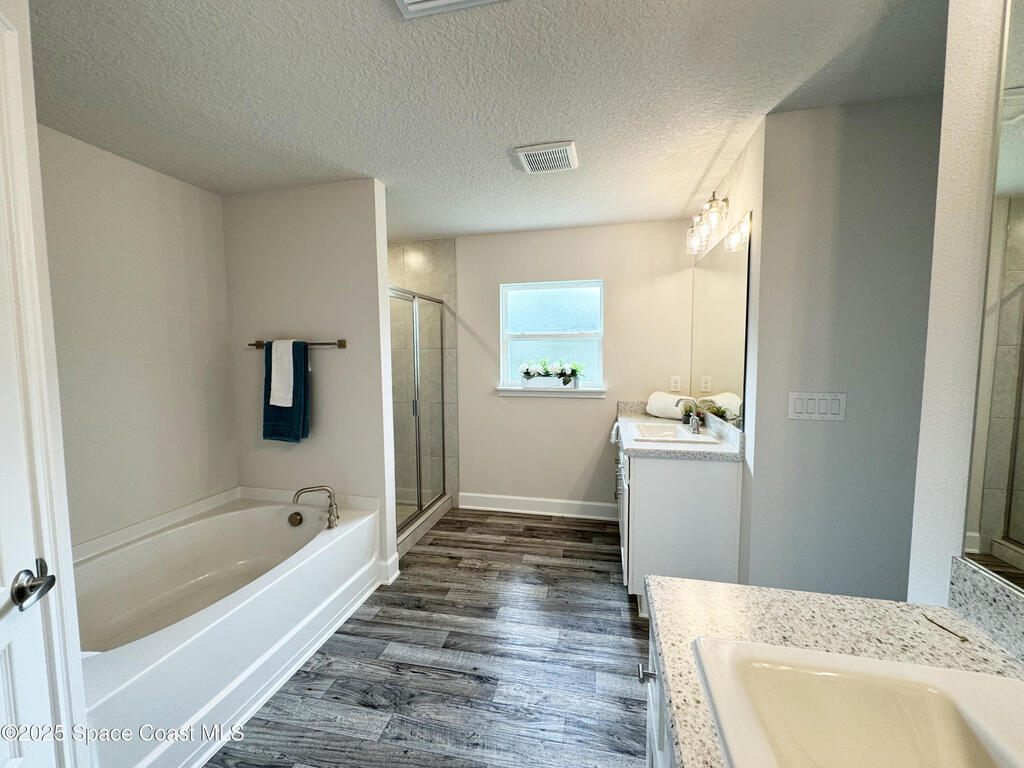 498 Easy Street, Sebastian, FL 32958