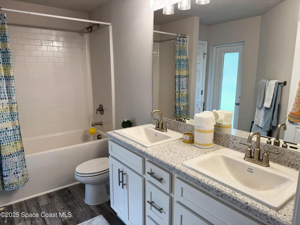 498 Easy Street, Sebastian, FL 32958