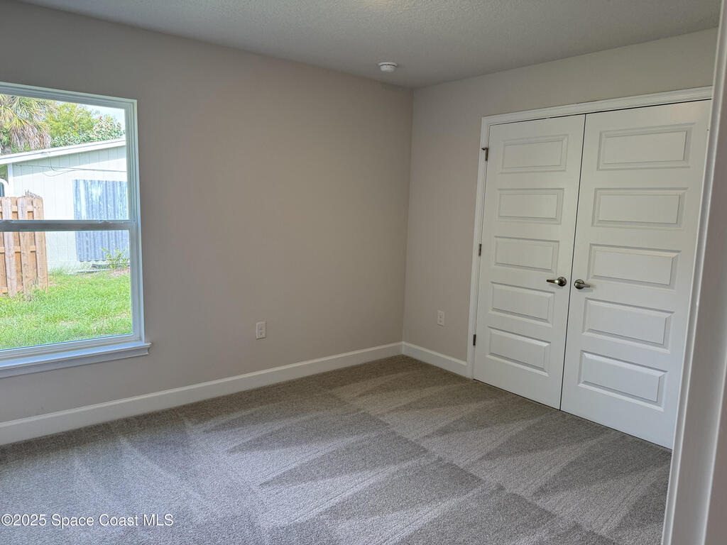 498 Easy Street, Sebastian, FL 32958