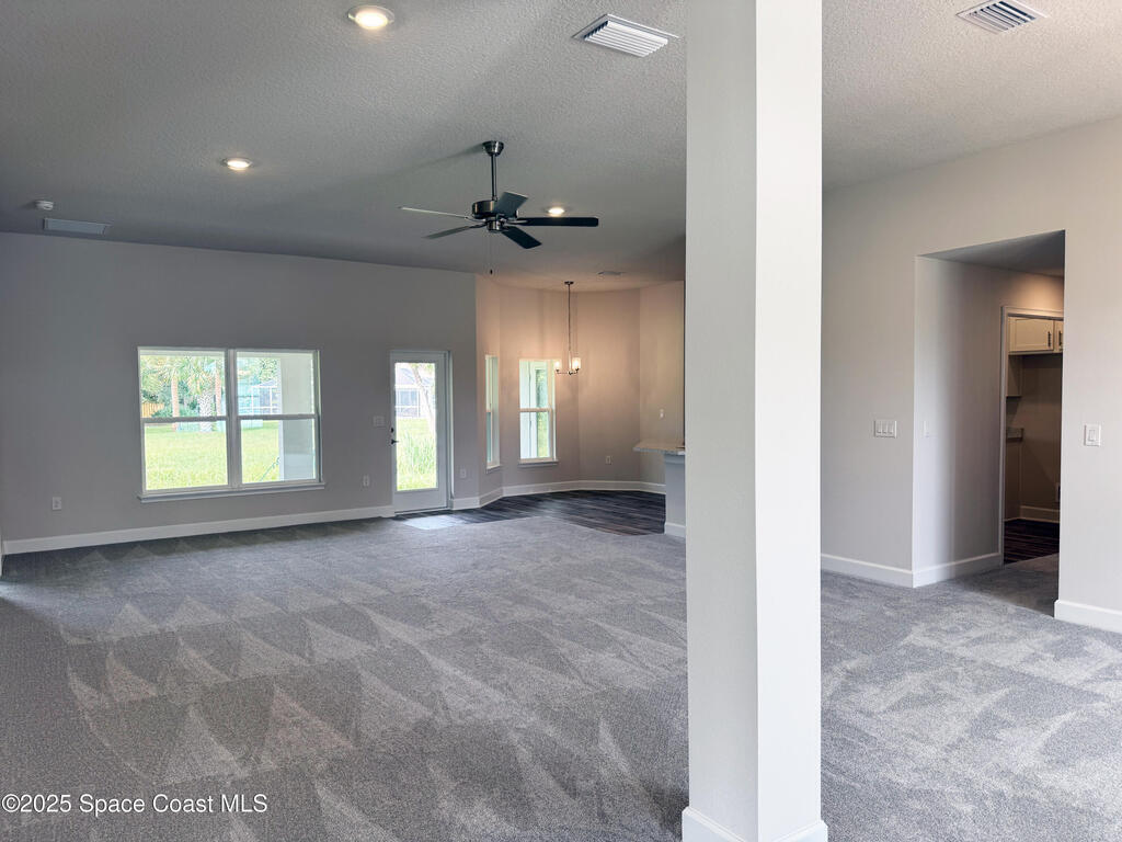 498 Easy Street, Sebastian, FL 32958