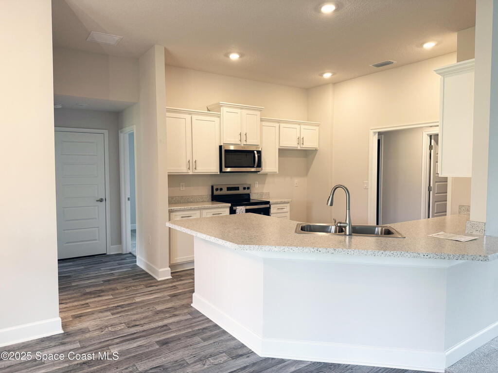 498 Easy Street, Sebastian, FL 32958