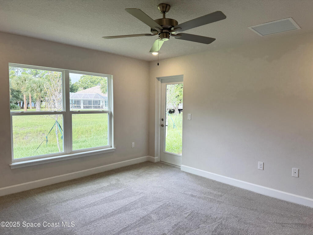 498 Easy Street, Sebastian, FL 32958