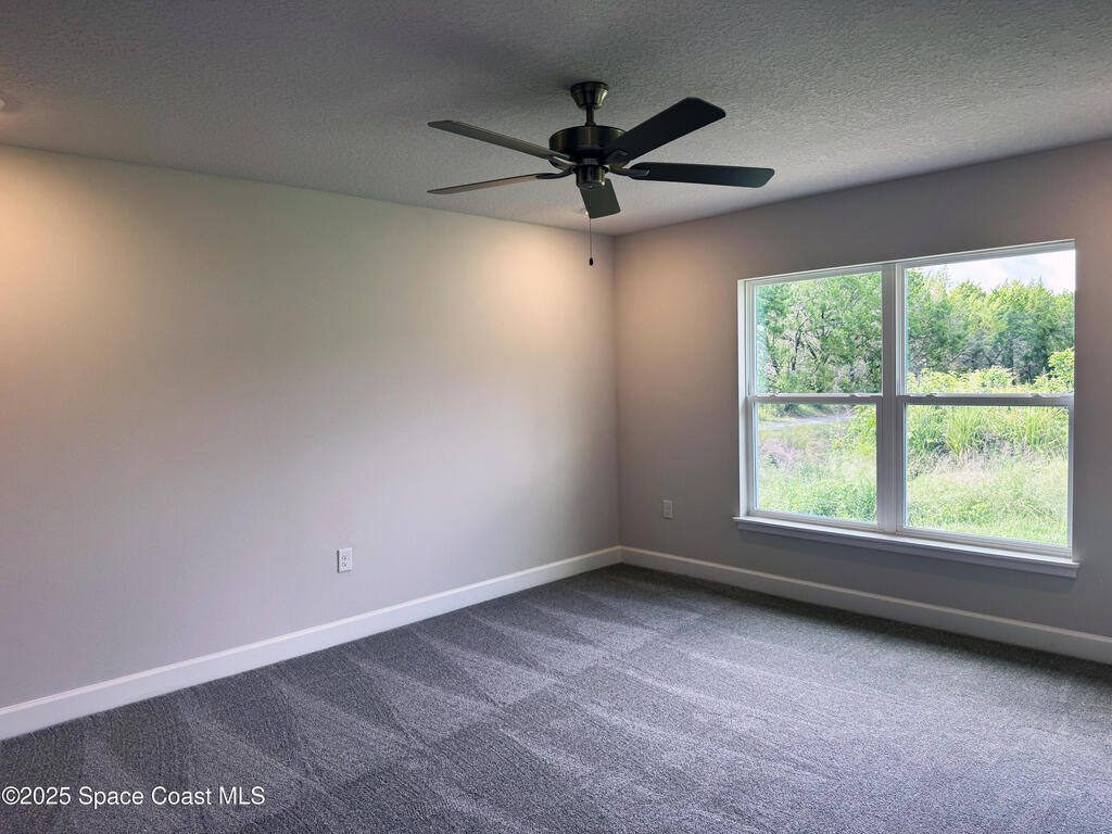 498 Easy Street, Sebastian, FL 32958