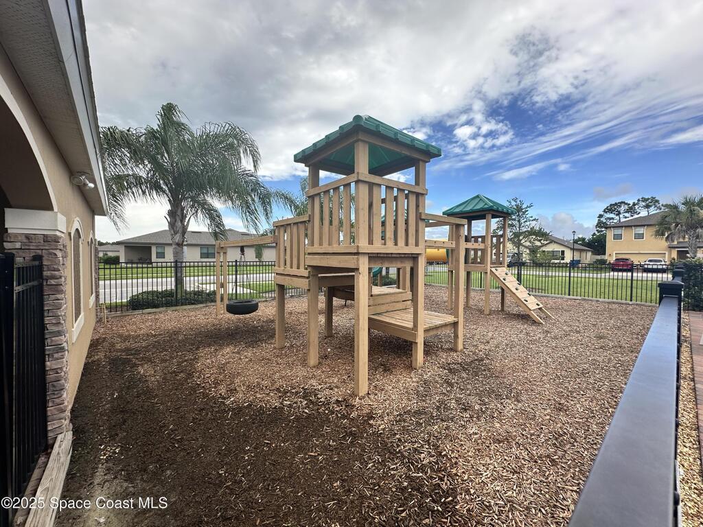 939 Remington Green Drive, Palm Bay, FL 32909