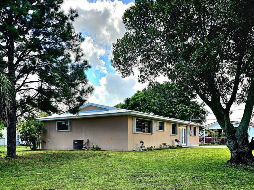 898 Hampton Drive, Palm Bay, FL 32905