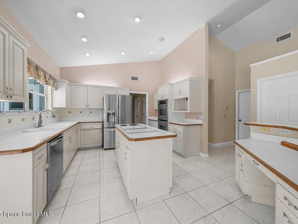 1085 Old Parsonage Drive, Merritt Island, FL 32952