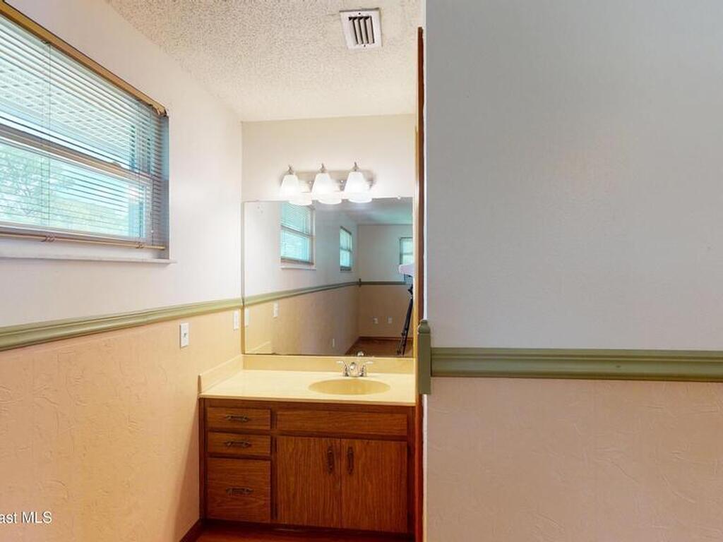 8001 Sugar Pine Drive, Melbourne, FL 32904