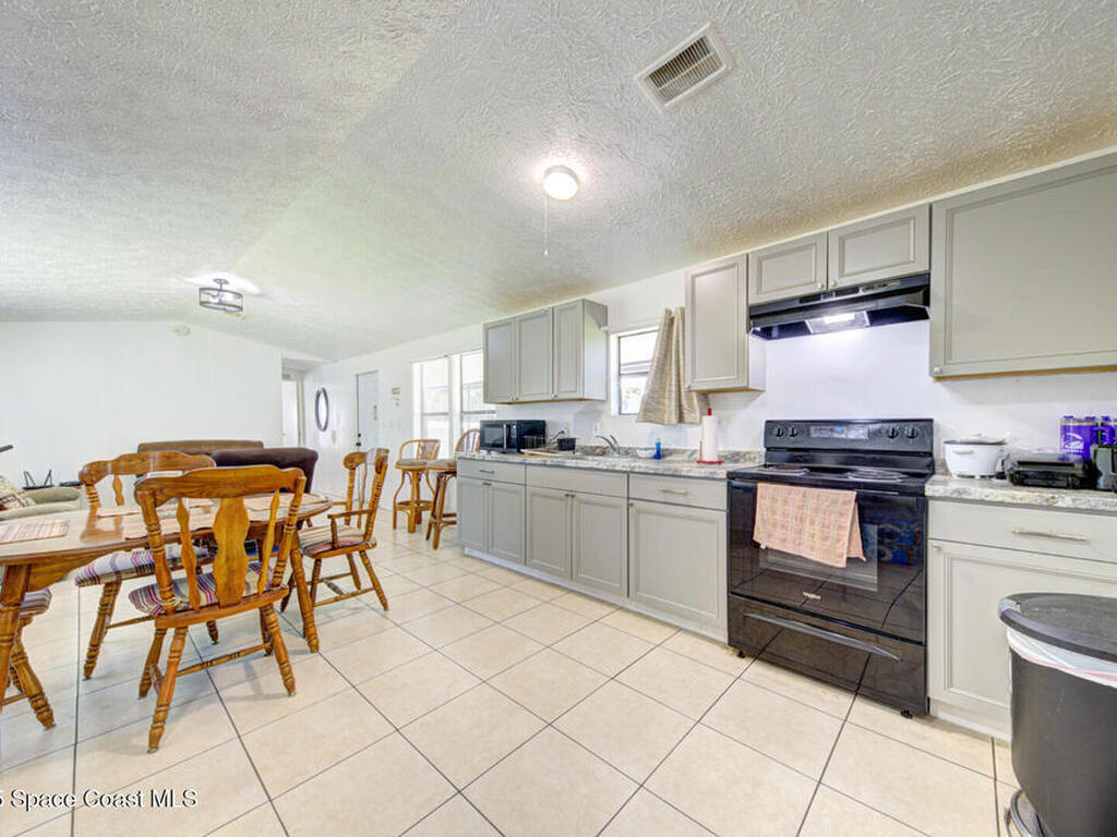 6560 Whaley Drive, Merritt Island, FL 32953