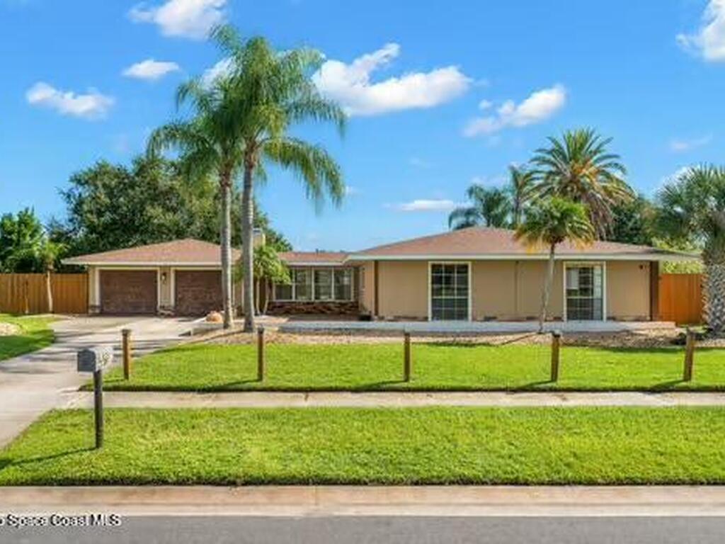 933 Waialae Circle, Palm Bay, FL 32905