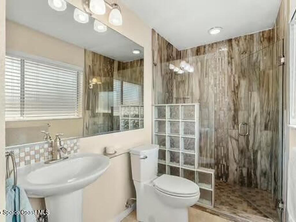 933 Waialae Circle, Palm Bay, FL 32905