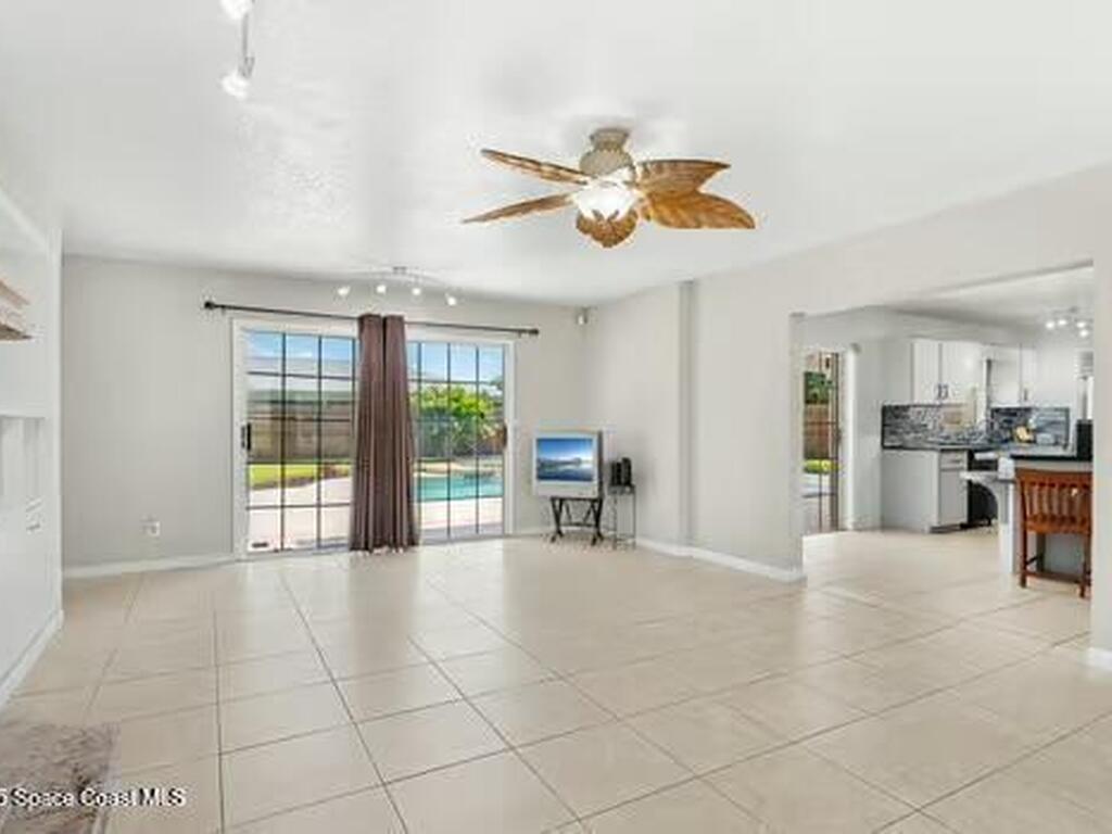 933 Waialae Circle, Palm Bay, FL 32905