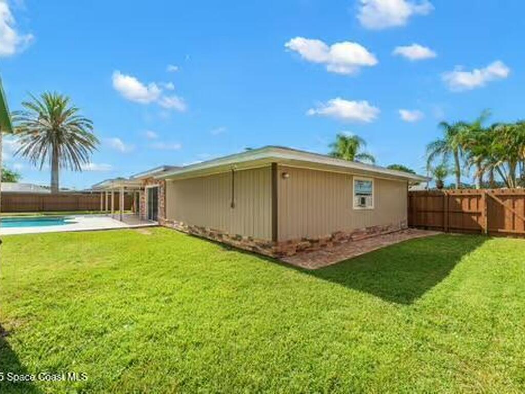 933 Waialae Circle, Palm Bay, FL 32905