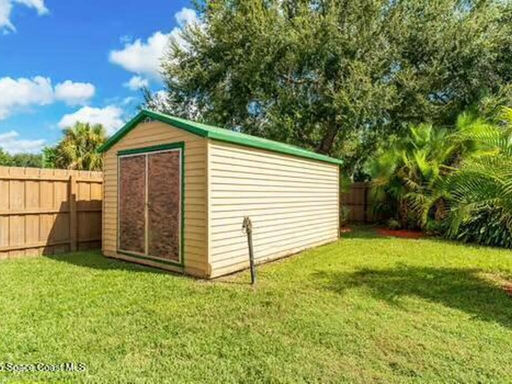 933 Waialae Circle, Palm Bay, FL 32905