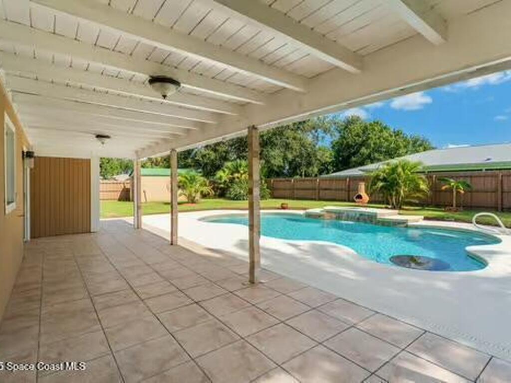 933 Waialae Circle, Palm Bay, FL 32905