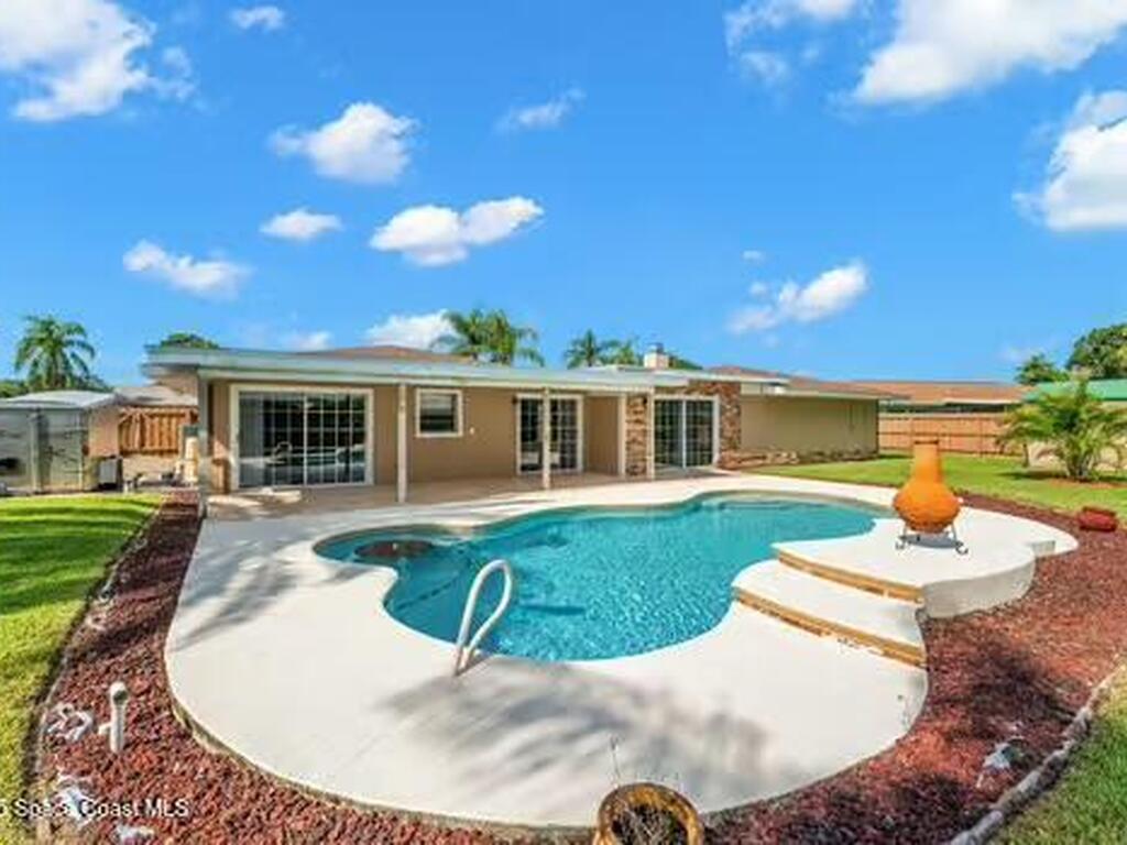 933 Waialae Circle, Palm Bay, FL 32905