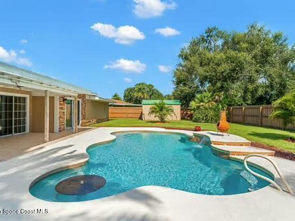 933 Waialae Circle, Palm Bay, FL 32905