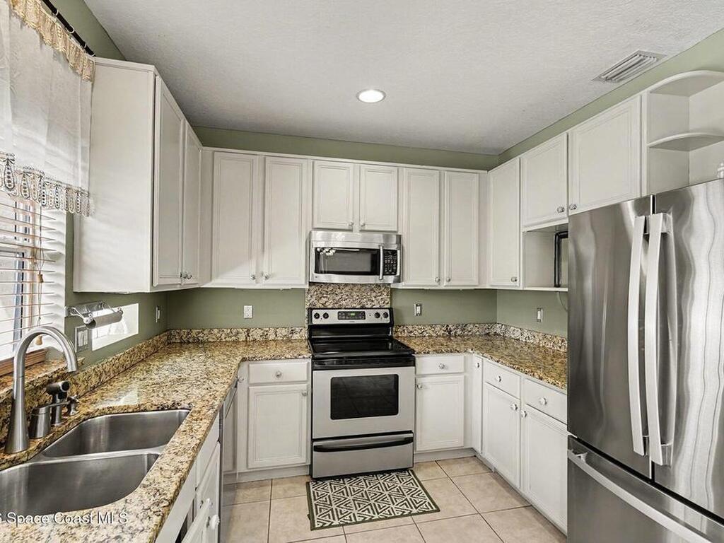 914 Sierra Place, Palm Bay, FL 32907