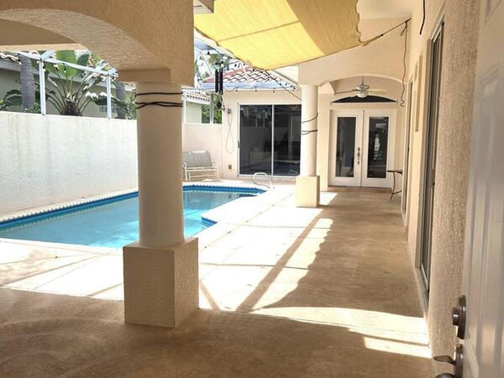 382 Carmel Drive, Suntree, FL 32940
